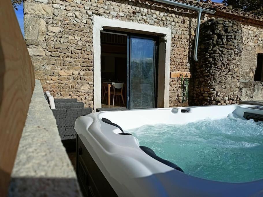 Gite De Charme Avec Jacuzzi Face Au Mont Ventoux Crestet Esterno foto